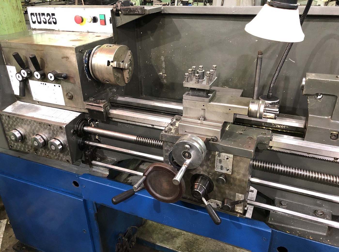 Фото токарно-гвинторізного верстата CU-325